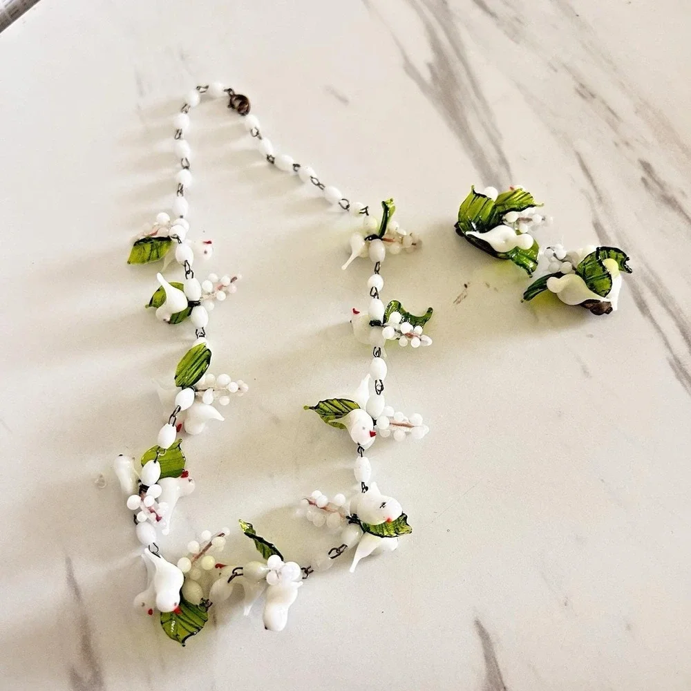 Vintage Murano White Glass Doves & Leaf Necklace‎ & Clip-on Earrings 1950s Italy